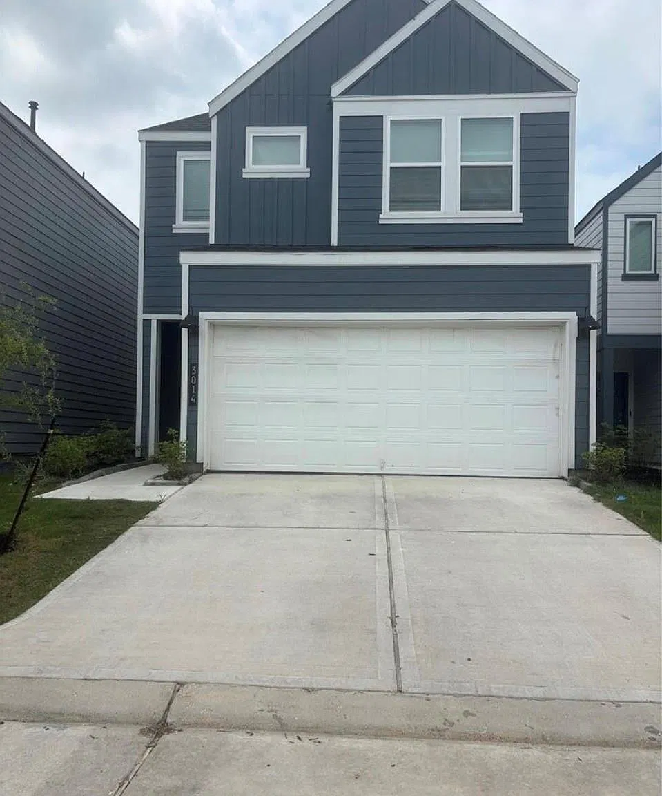 4 bed, 2.5 bath, 1780 sqft, $2,300 — Photo 1