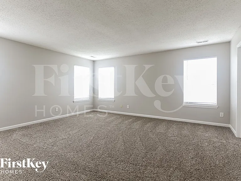 8114 Grove Berry Dr — Photo 7