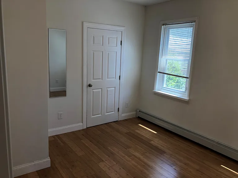 328 Williams St #1R — Photo 12