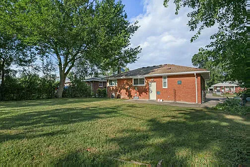 24281 Condon St — Photo 21