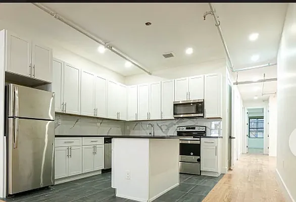 Rented by Candid Listings LLC | media 18