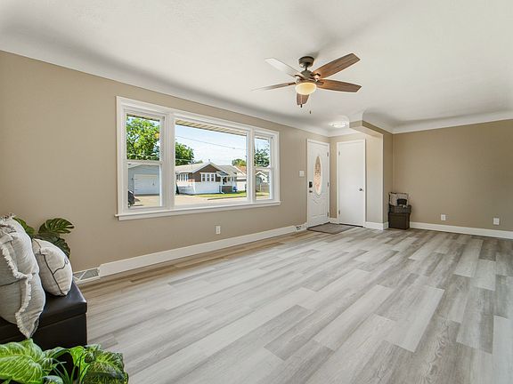 5th image of 1410 E Sheridan Ave