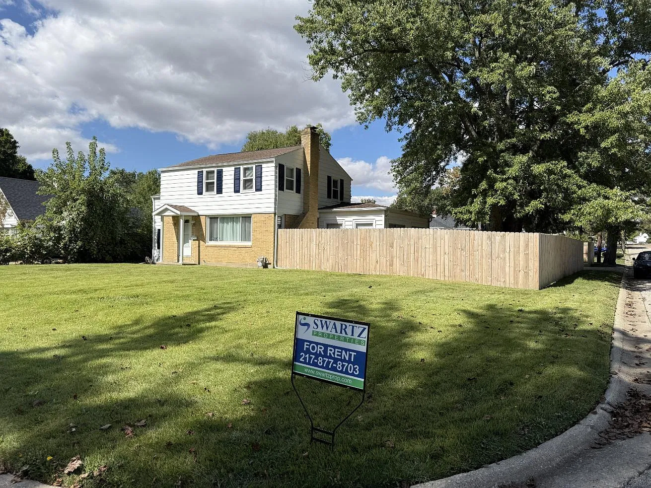 4 bed, 1920 sqft, $1,900 — Photo 1