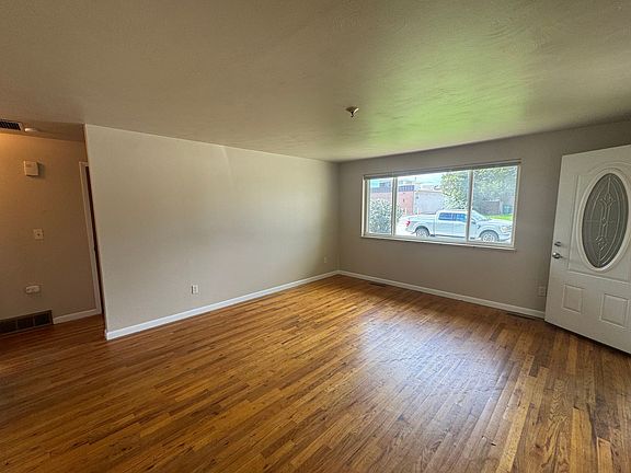 4th image of 1060-1064 S Yarrow St #92a090a4d