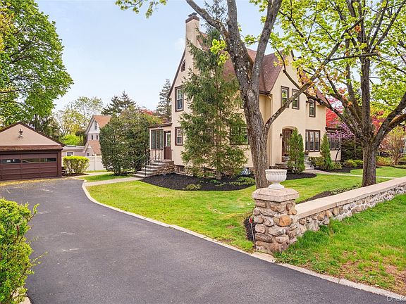 3rd image of 60 Old Middletown Road