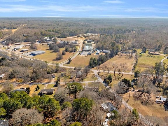 2nd image of 105 Carney Lake Rd