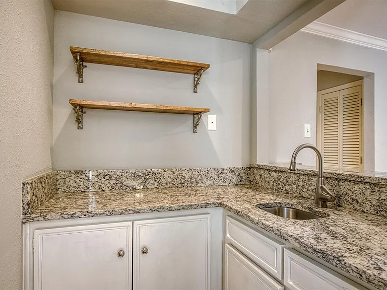 3809 Graphic Pl — Photo 9