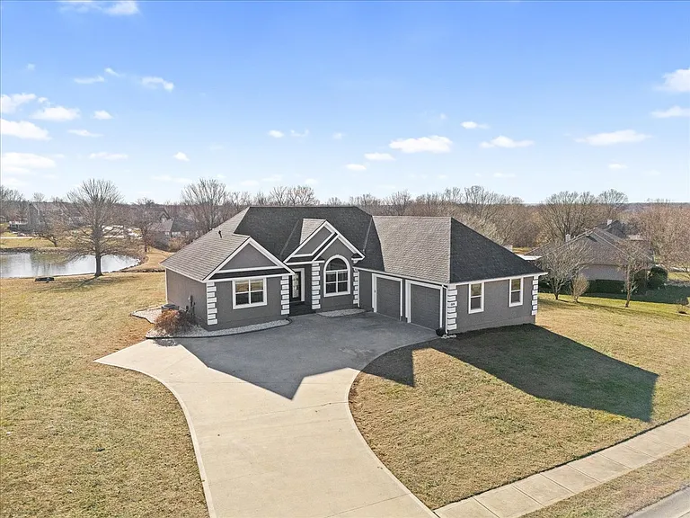 604 Canyon Dr — Photo 36