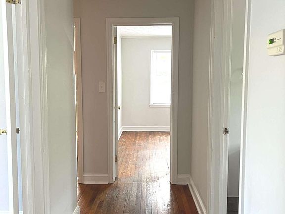 5th image of 65 Jefferson Cir