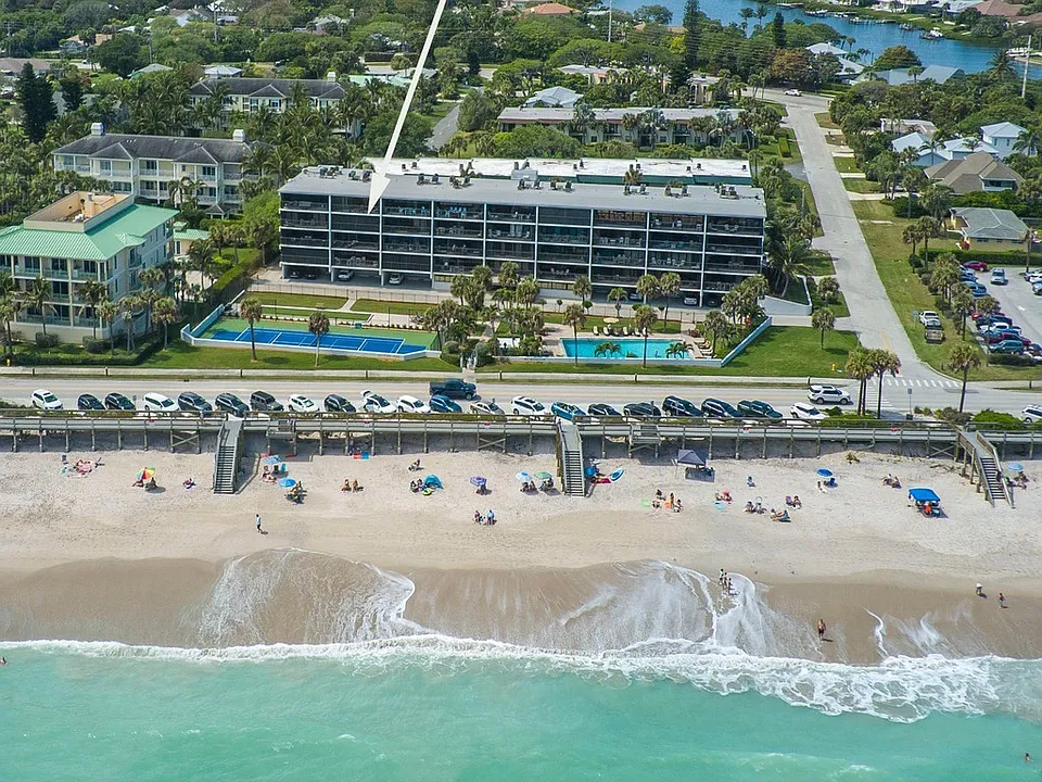 4141 Ocean Dr #402