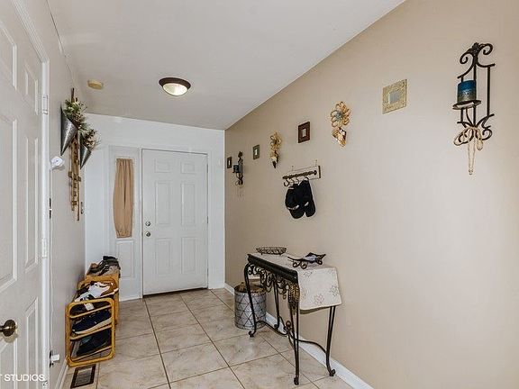 2nd image of 22409 Lakeshore Dr