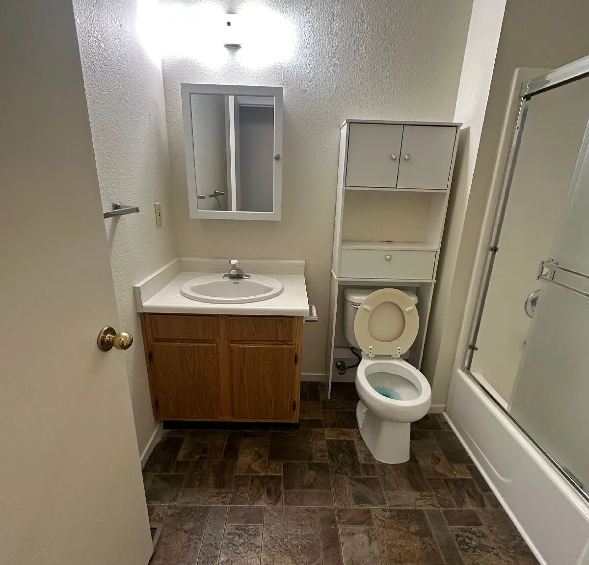 2 bed, 2.0 bath, 1100 sqft, $2,200 — Photo 4