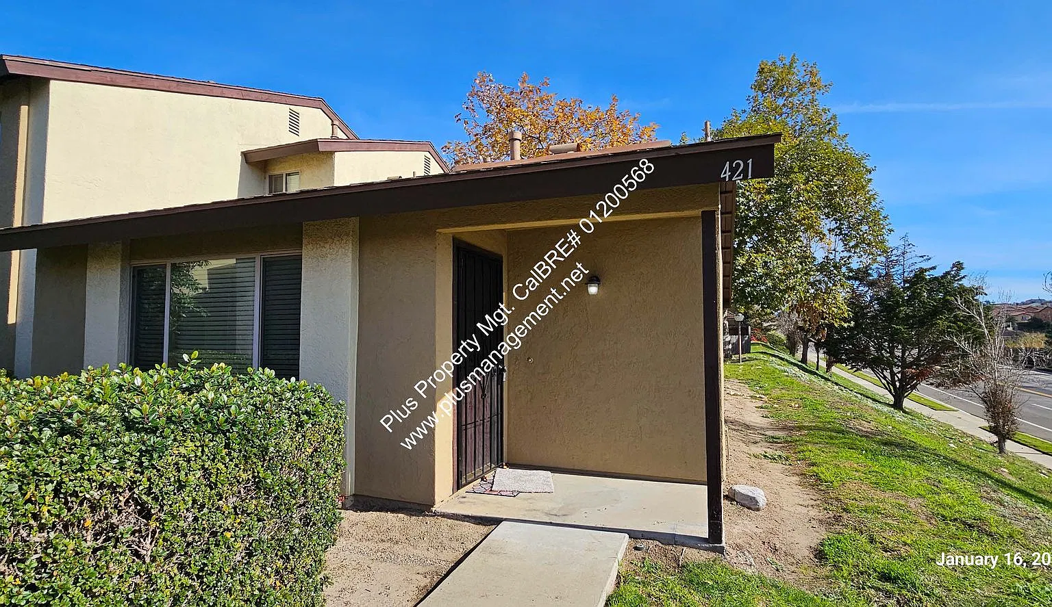 Orcutt Bluff's Single Story Condo with Detached One Car Garage — Photo 1