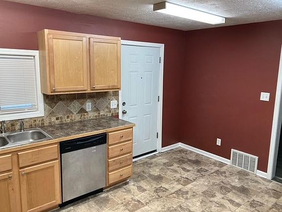 4th image of 1556 Broadway Ave NW #1