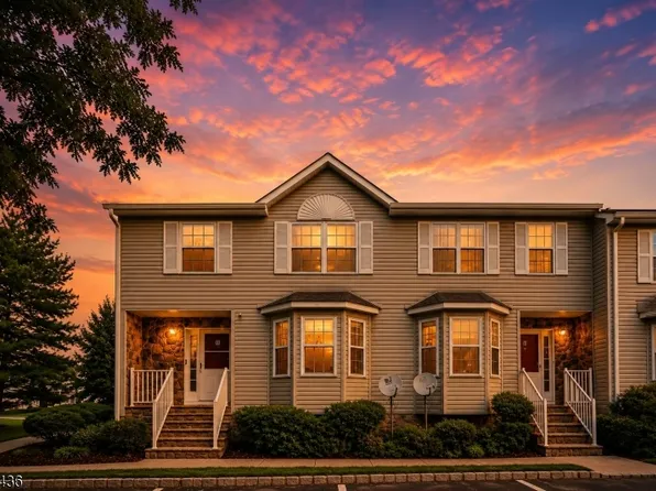 8 Ashley Ct, Franklin Twp., NJ 08873