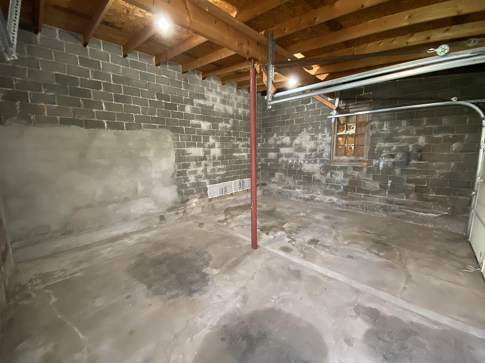 2nd image of 296 W Jackson St