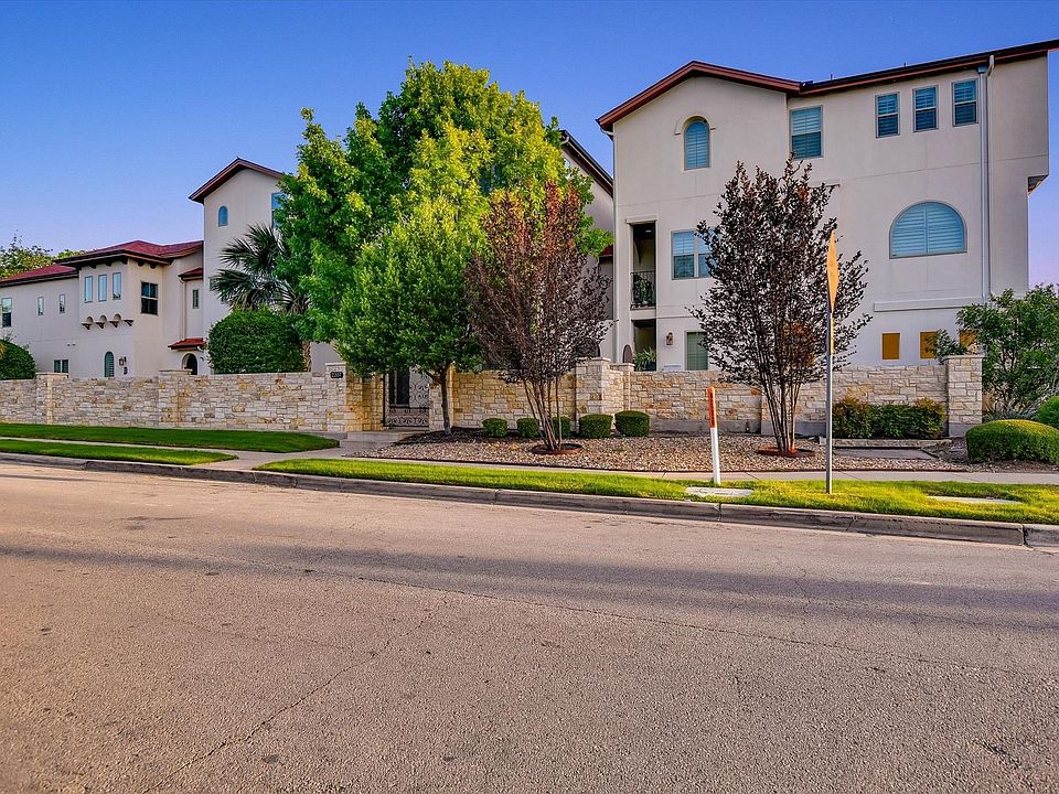1st image of 2207 Pasadena Dr APT 1