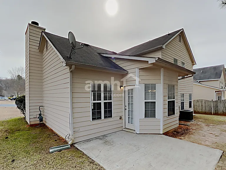 4865 Lake Park Ln — Photo 20