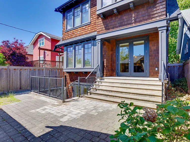 3930 W 23rd Ave — Photo 3