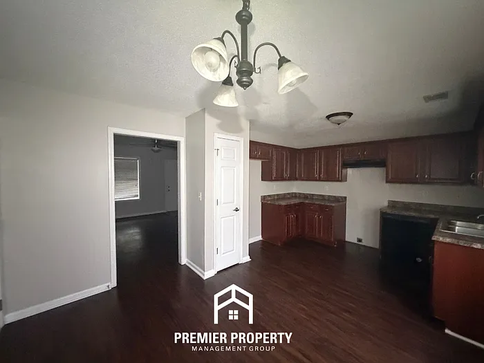 3605 Cordell St — Photo 5