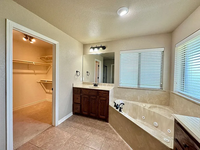 3107 Sarita Cv — Photo 19