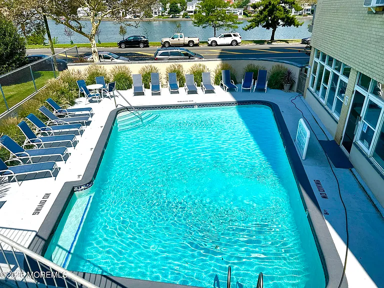 510 Deal Lake Dr #2H — Photo 16