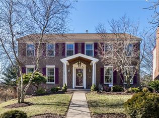 862 Macarthur Dr, Mt Lebanon, PA