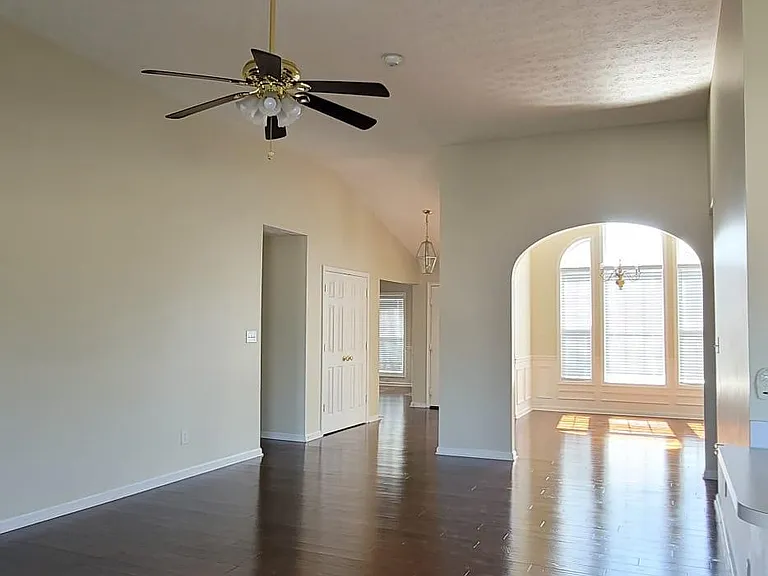 5603 Collington Ct — Photo 16