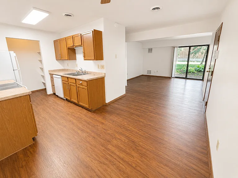 35 Hart Rd #1 — Photo 2