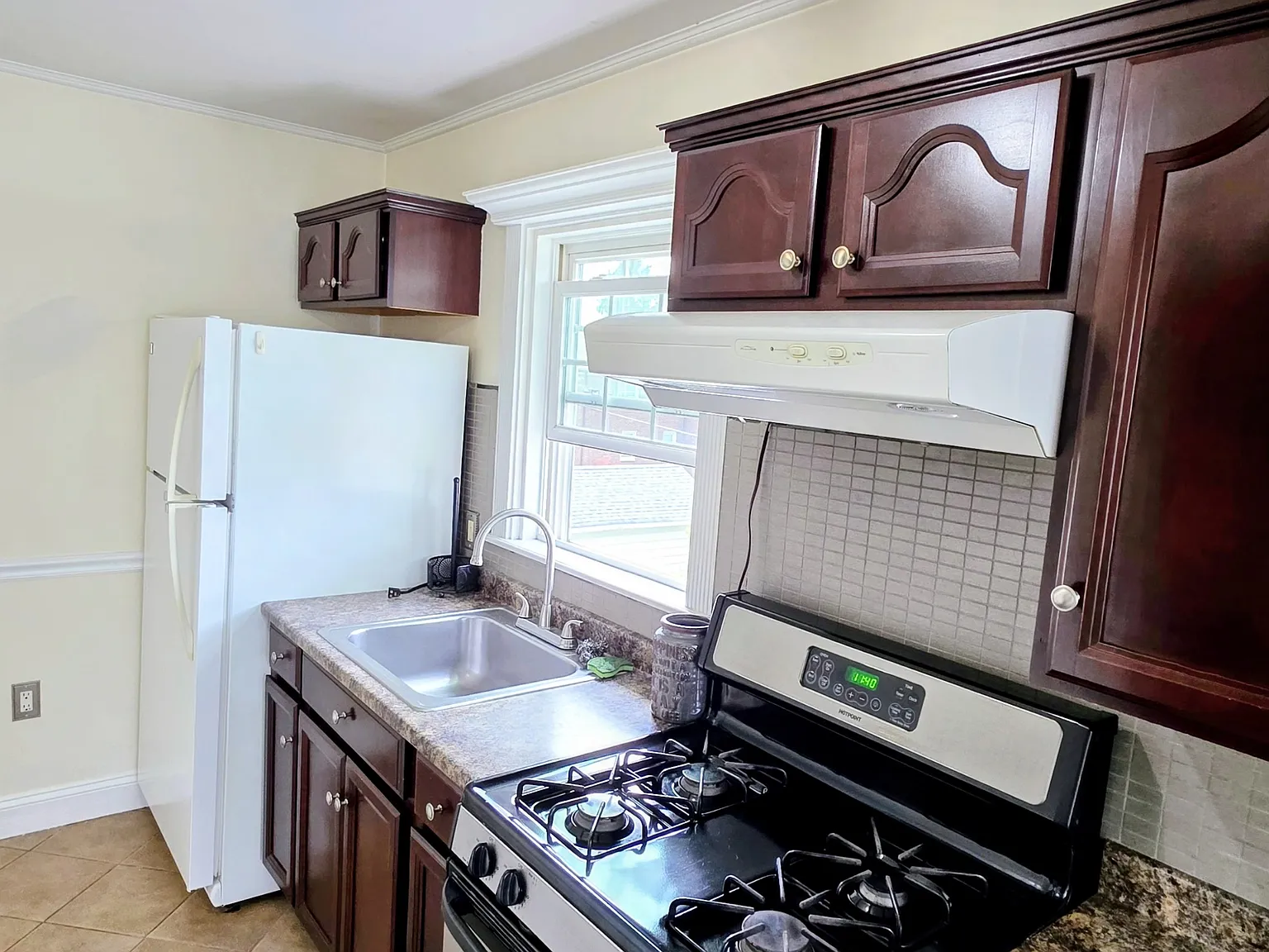 2 bed, $2,100 — Photo 3