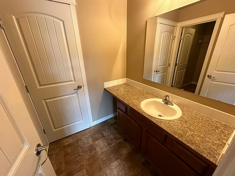 1415 Grindstone Dr SE — Photo 9