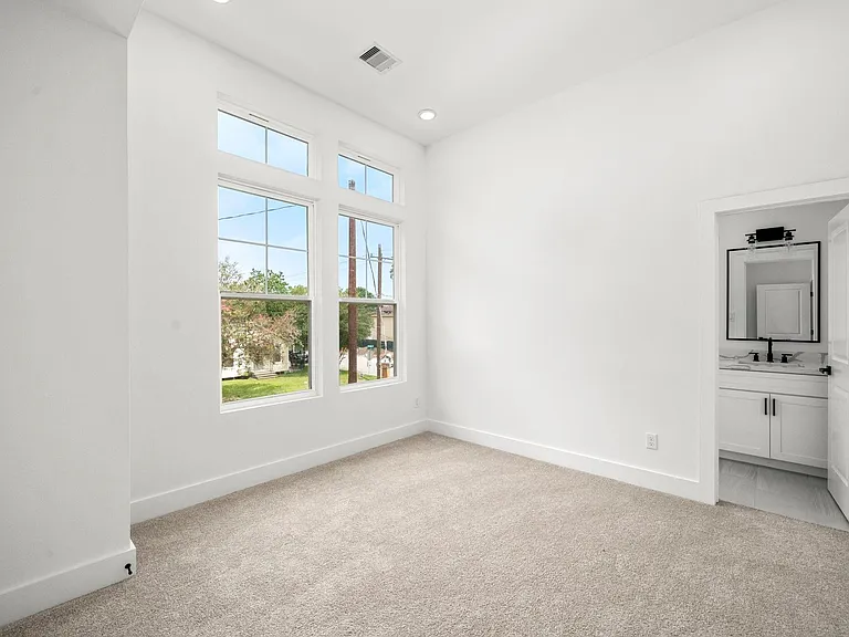 5516 Hardy St — Photo 23