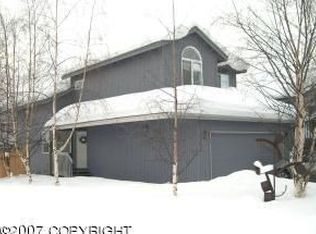 8021 Queen Victoria Dr, Anchorage, AK 99518