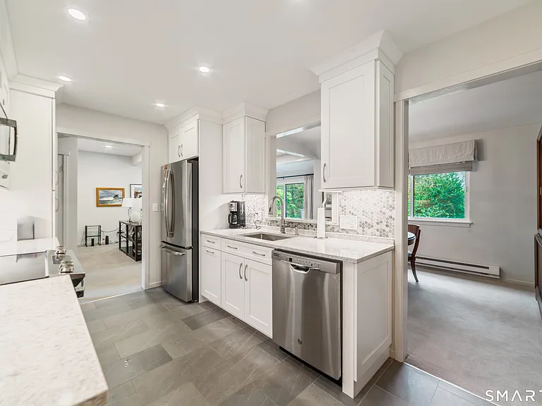 595 Heritage Vlg #B — Photo 11