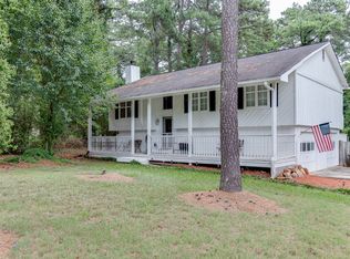 1056 Sawgrass Ct SW, Lilburn, GA 30047