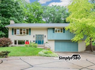 4411 32nd Avenue Ct, Moline, IL 61265