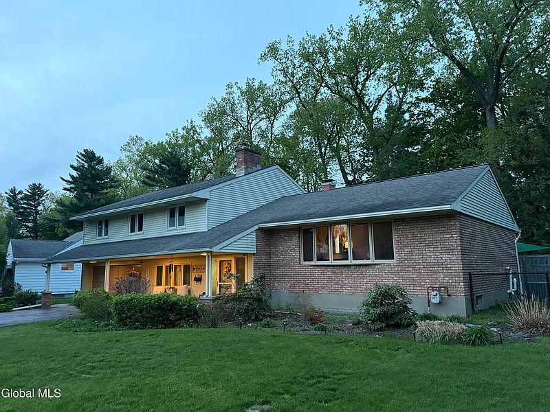4th image of 2321 Central Parkway