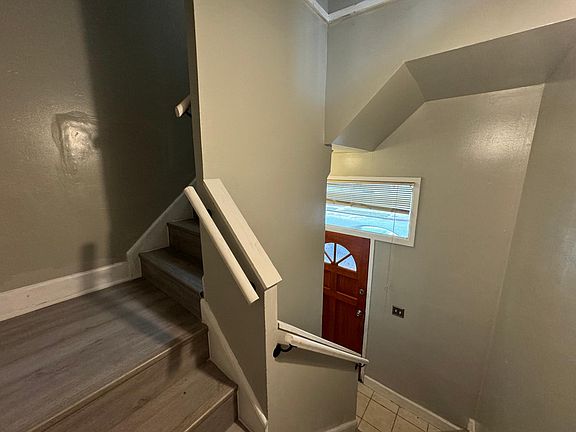 4th image of 1942 Sidney St APT B