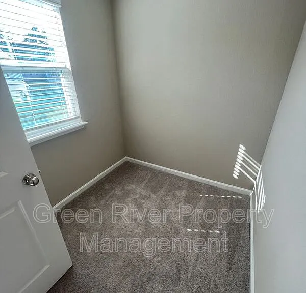 375 Boracay Cir — Photo 29