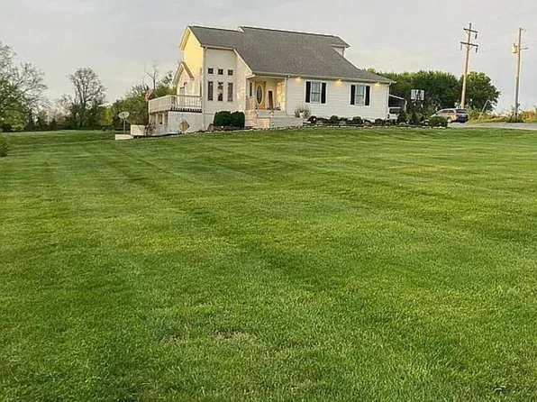 18335 Akin Blacktop, Benton, IL 62812