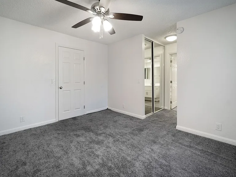 River Oaks Apartments — Photo 40