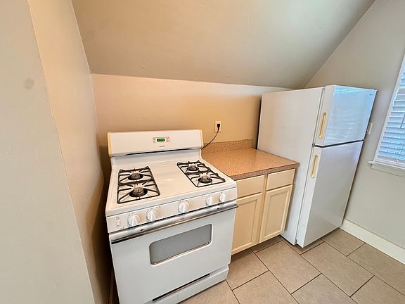 3rd image of 2735 Alpha St APT 2