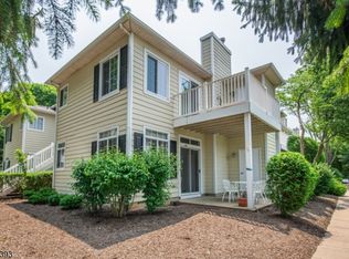 73 Wentworth Rd, Bedminster, NJ 07921