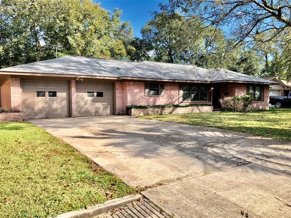 1905 Amy Dr, Baytown, TX 77520