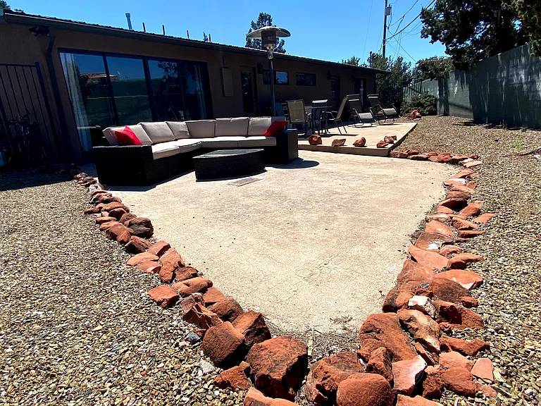 385 Coffee Pot Dr — Photo 6
