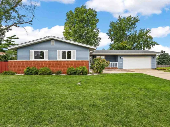 5101 Spencer Dr SW, Cedar Rapids, IA 52404