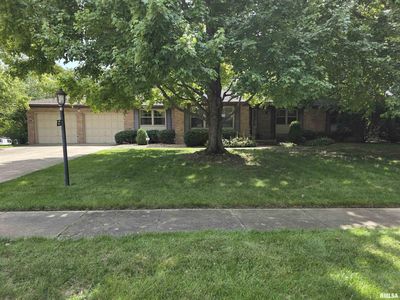 921 Birchwood Dr, Washington, IL, 61571