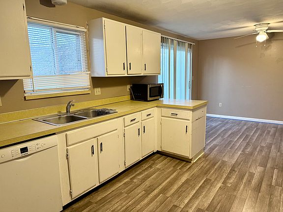 3rd image of 613 Sunflower Dr APT B