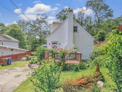51 Oronoque Trail, Shelton, CT, 06484