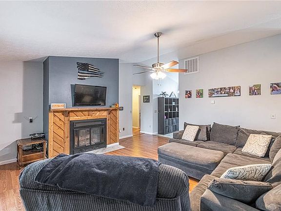 4th image of 831 Southview Dr